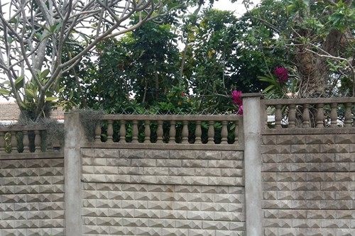 Wall Spikes on Precast concrete boundary fence